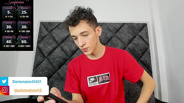 Maisondavis  online show from 01.29.25