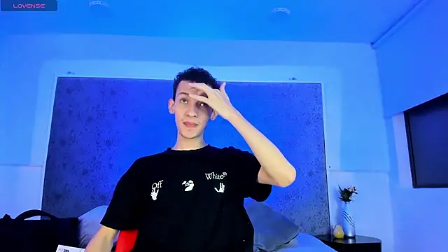 Maisondavis  online show from 02.05.25