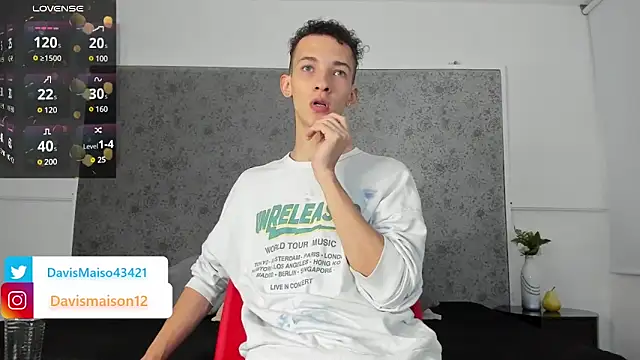 Maisondavis  online show from 02.18.25