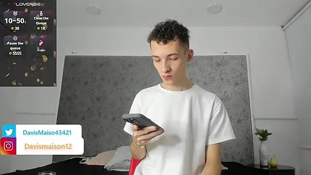 Maisondavis  online show from 02.19.25