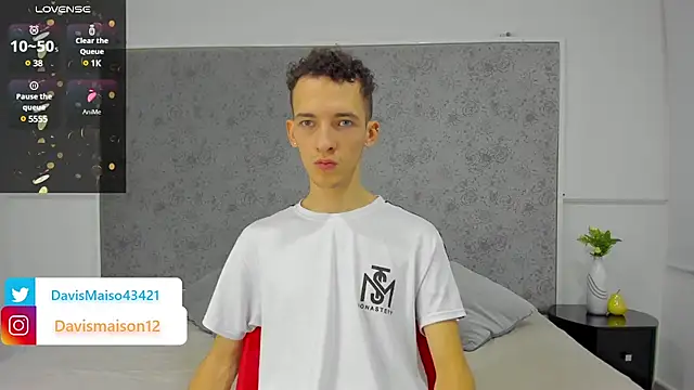 Maisondavis  online show from 02.26.25