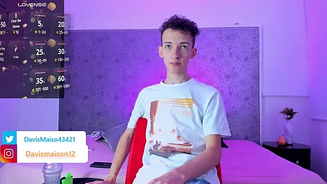 Maisondavis  online show from 03.04.25