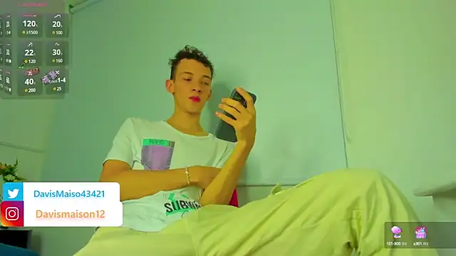 Maisondavis  online show from 03.17.25