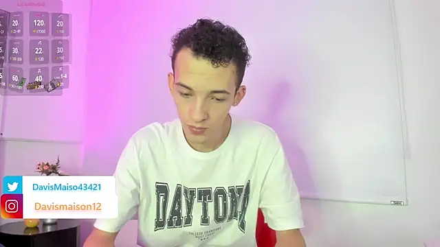 Maisondavis  online show from 03.18.25