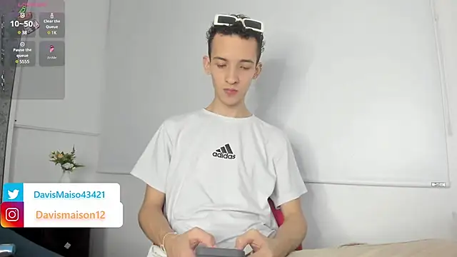 Maisondavis  online show from 03.19.25