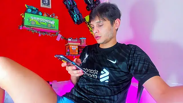 Snapshot of LilOwen_ chatting on 09.30.25 LilOwen online show from 09.30.25