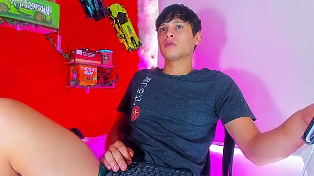 Snapshot of LilOwen_ chatting on 10.02.25 LilOwen online show from 10.02.25