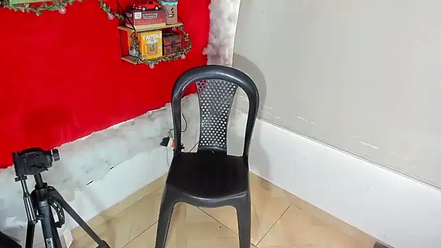 Snapshot of LilOwen_ chatting on 10.12.25 LilOwen online show from 10.12.25