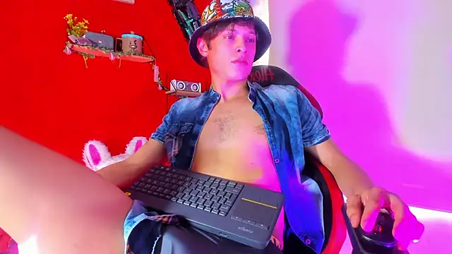 LilOwen  online show from 12.03.25