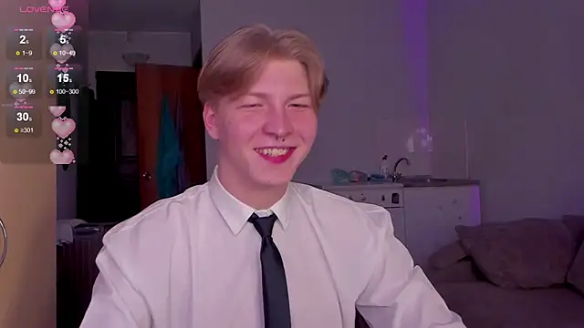 Snapshot of TheMikeSever chatting on 11.12.25 TheMikeSever online show from 11.12.25