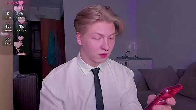 Snapshot of TheMikeSever chatting on 11.15.25 TheMikeSever online show from 11.15.25