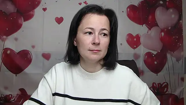 Snapshot of MarieSho chatting on 04.22.26 MarieSho online show from 04.22.26