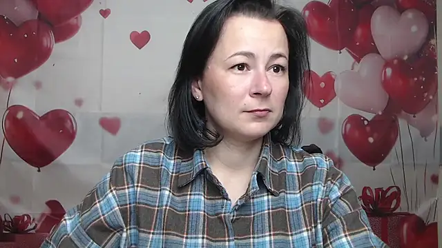 Snapshot of MarieSho chatting on 04.24.26 MarieSho online show from 04.24.26
