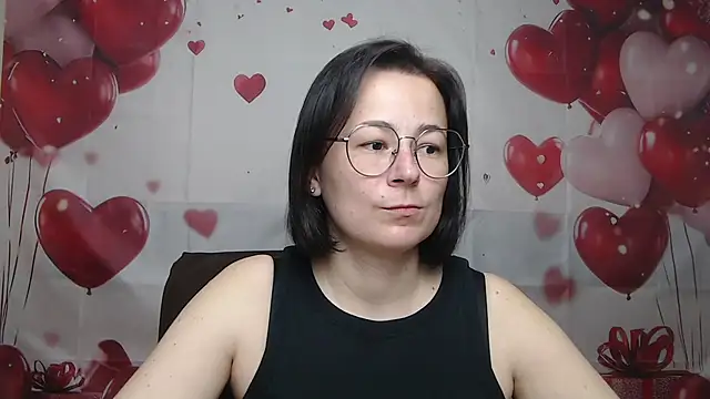 Snapshot of MarieSho chatting on 05.07.26 MarieSho online show from 05.07.26