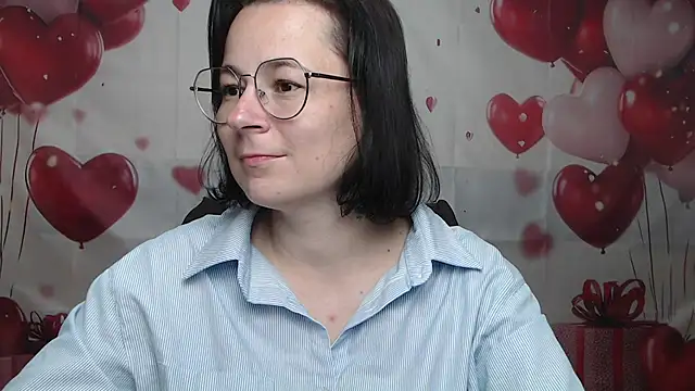 Snapshot of MarieSho chatting on 05.31.26 MarieSho online show from 05.31.26