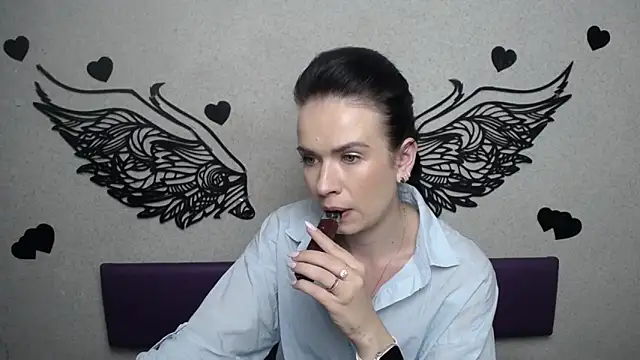 JasmineKouch online show from 09.24.25