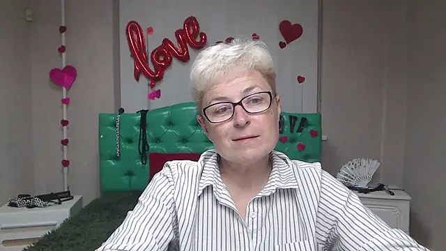 EmiliaGree online show from 09.10.25