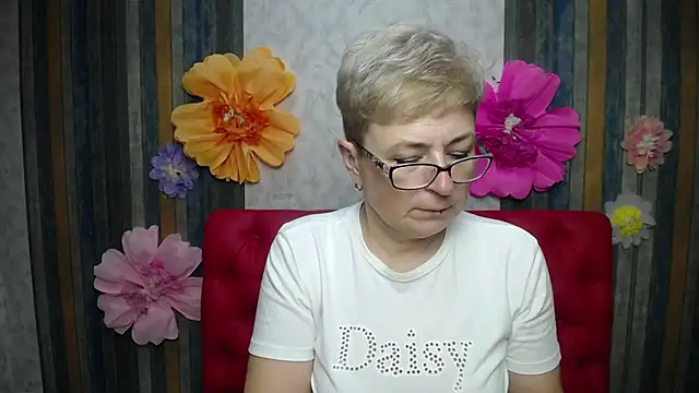 Snapshot of EmiliaGree chatting on 03.29.26 EmiliaGree online show from 03.29.26