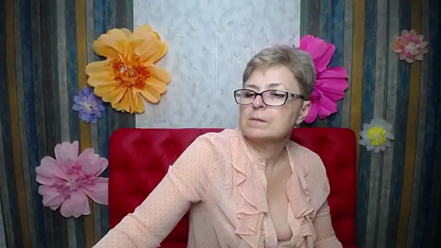Snapshot of EmiliaGree chatting on 04.18.26 EmiliaGree online show from 04.18.26