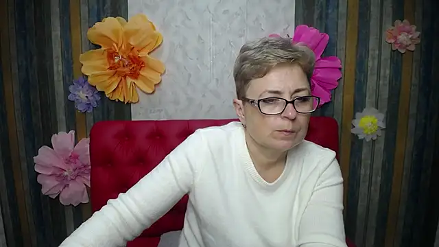 Snapshot of EmiliaGree chatting on 04.19.26 EmiliaGree online show from 04.19.26