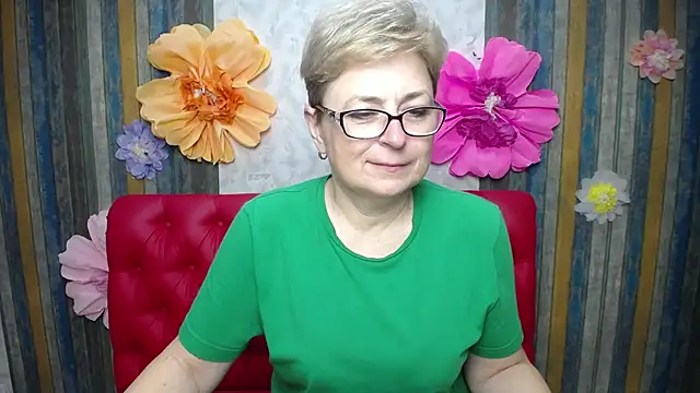 Snapshot of EmiliaGree chatting on 05.10.26 EmiliaGree online show from 05.10.26