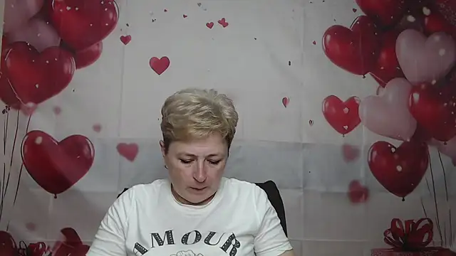 Snapshot of EmiliaGree chatting on 05.16.26 EmiliaGree online show from 05.16.26