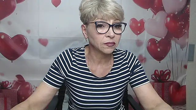 Snapshot of EllaBonito chatting on 07.11.26 EllaBonito online show from 07.11.26