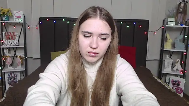LauraHlot online show from 01.20.25