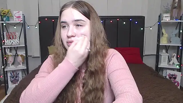 LauraHlot online show from 01.23.25