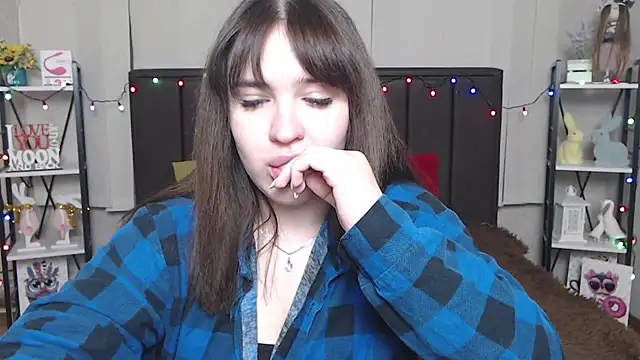 LauraHlot online show from 02.10.25