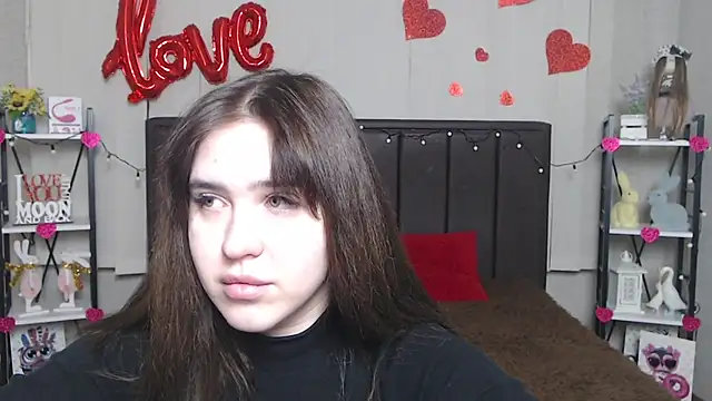 LauraHlot online show from 02.16.25