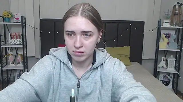 LauraHlot online show from 09.26.25