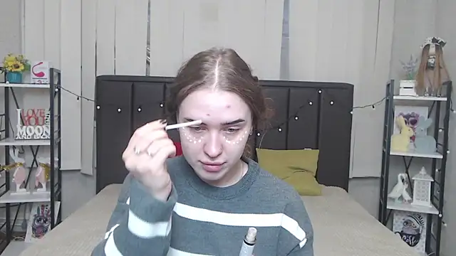 LauraHlot online show from 09.29.25