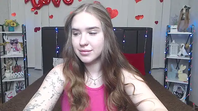 Snapshot of LauraHlot chatting on 05.26.26 LauraHlot online show from 05.26.26