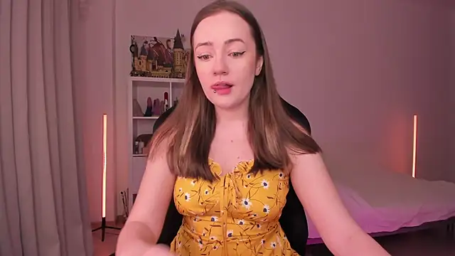 WalkingGirl online show from 02.08.25