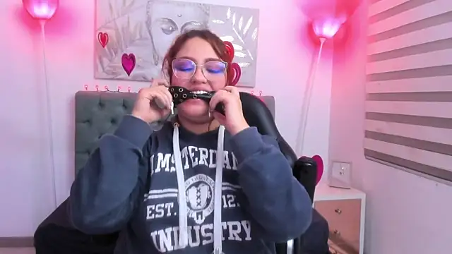 Camiila Osorio online show from 02.14.25