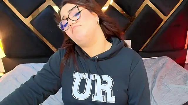 Camiila Osorio online show from 04.21.26