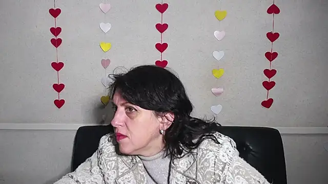 Snapshot of LuciaMii chatting on 01.23.25 LuciaMii online show from 01.23.25