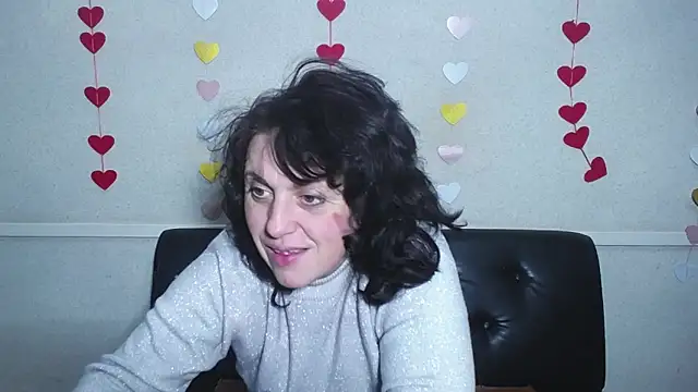 Snapshot of LuciaMii chatting on 01.27.25 LuciaMii online show from 01.27.25