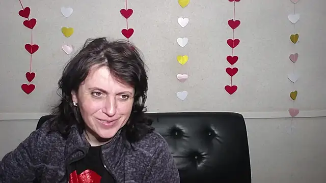 Snapshot of LuciaMii chatting on 02.11.25 LuciaMii online show from 02.11.25