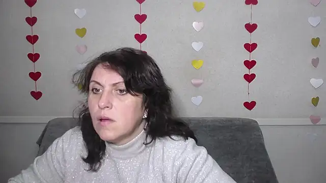 Snapshot of LuciaMii chatting on 02.23.25 LuciaMii online show from 02.23.25