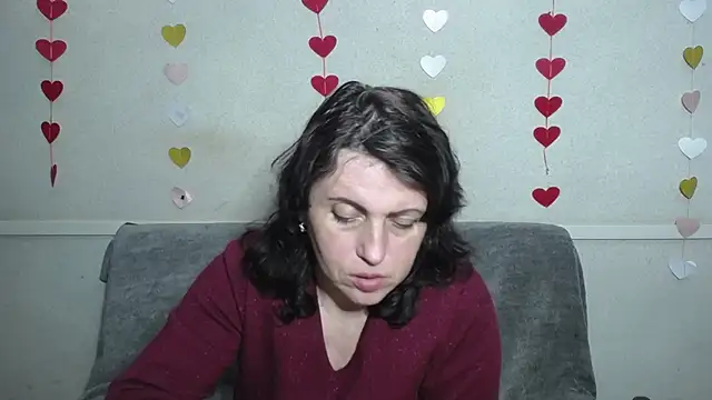 Snapshot of LuciaMii chatting on 02.25.25 LuciaMii online show from 02.25.25