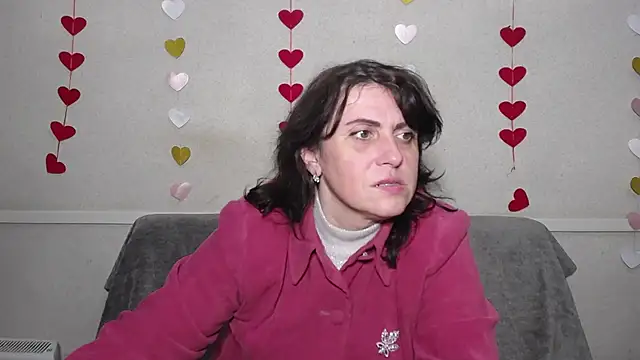 Snapshot of LuciaMii chatting on 02.27.25 LuciaMii online show from 02.27.25