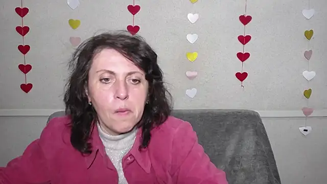 Snapshot of LuciaMii chatting on 02.28.25 LuciaMii online show from 02.28.25
