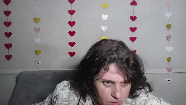 Snapshot of LuciaMii chatting on 03.02.25 LuciaMii online show from 03.02.25