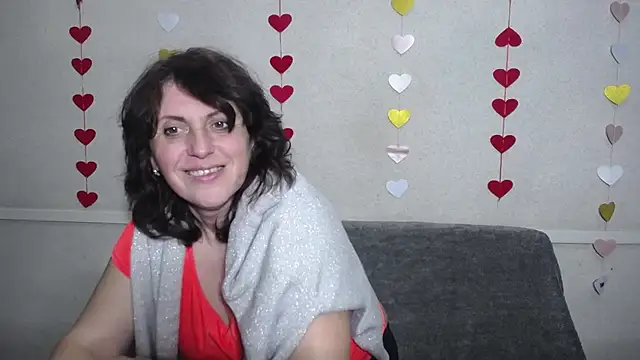 Snapshot of LuciaMii chatting on 03.07.25 LuciaMii online show from 03.07.25