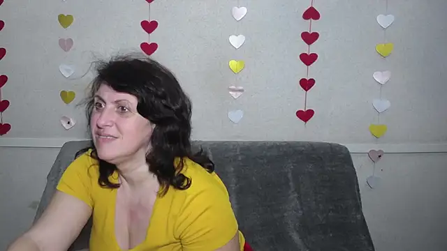 Snapshot of LuciaMii chatting on 03.11.25 LuciaMii online show from 03.11.25