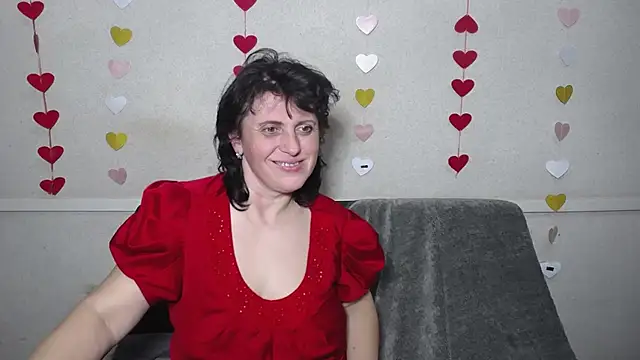Snapshot of LuciaMii chatting on 03.18.25 LuciaMii online show from 03.18.25