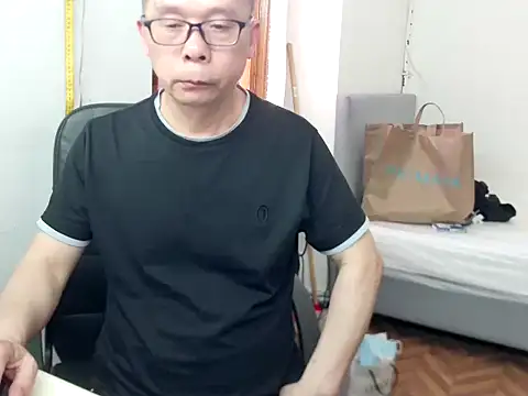 Snapshot of zwc147369 chatting on 05.23.26 zwc147369 online show from 05.23.26