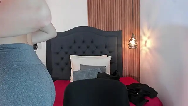 SARA STONE17 online show from 03.05.25